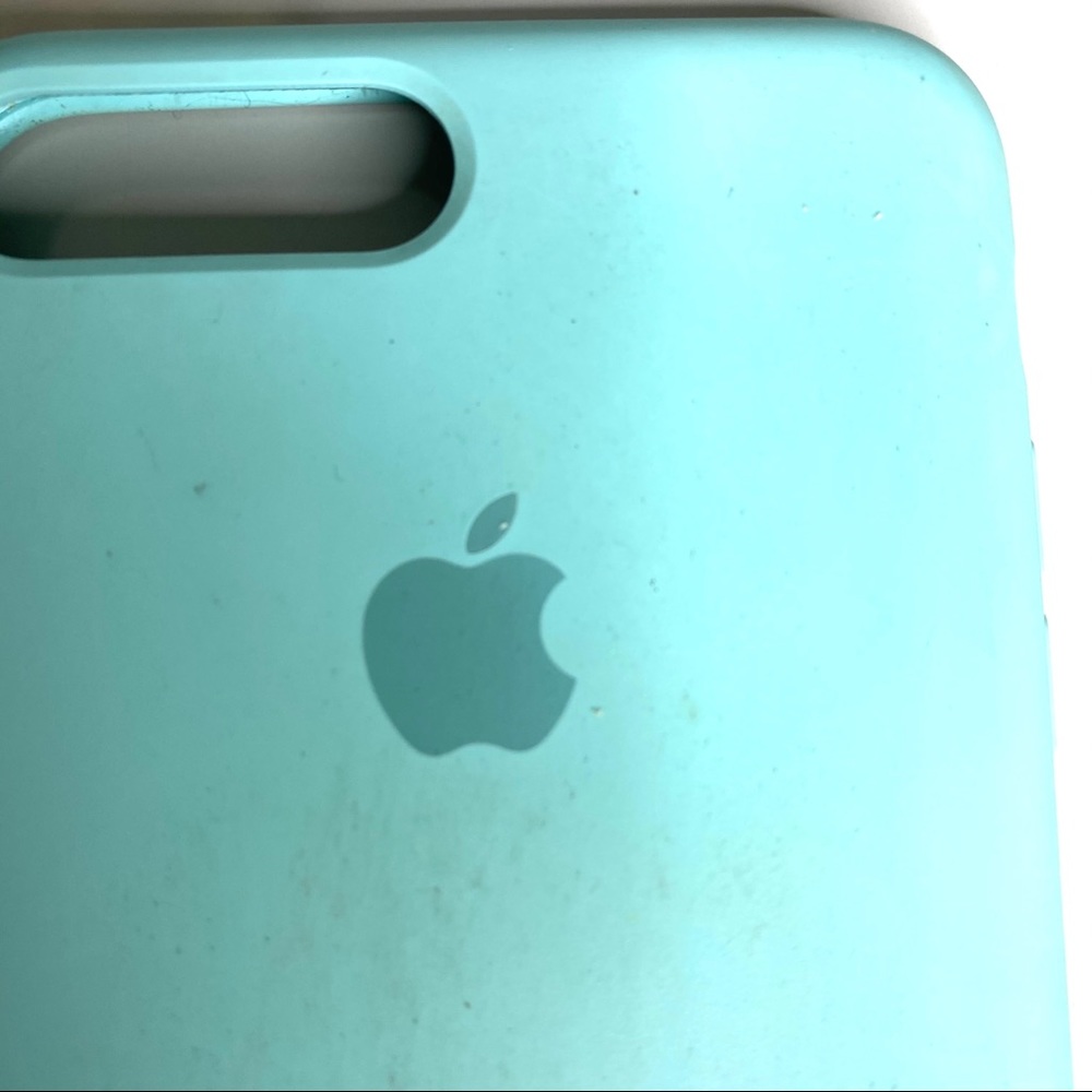 AUTHENTIC APPLE iPhone 7 Plus Silicone case
